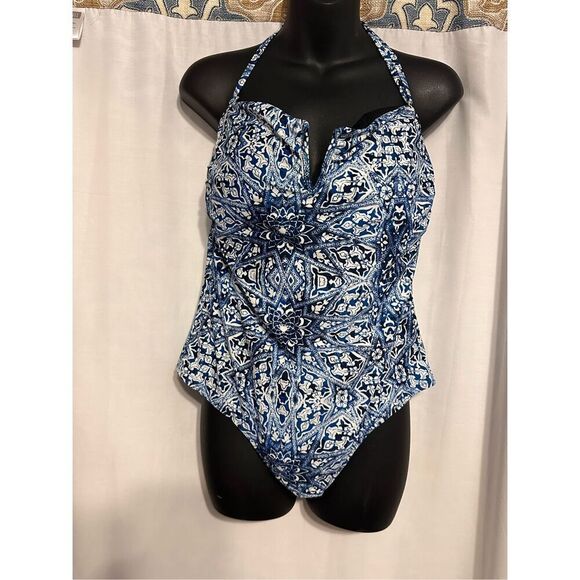 Great Condition Jessica Simpson Swimsuit one piece Marine Bandeau Size XL - Picture 1 of 4